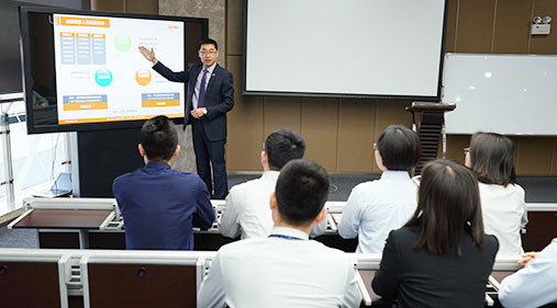 持续提高员工的合规意识，结合线下培训、线上微课、合规简报、合规资讯公众号、合规知识竞赛等形式多样的培训、宣传，培育合规文化，使员工充分了解公司和个人在贸易合规上的义务和责任，理解和贯彻合规创造价值的理念。